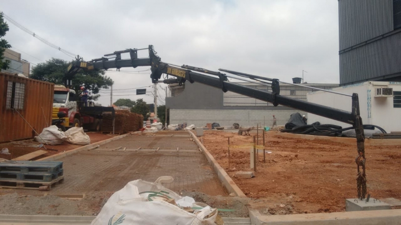 Locação de Caminhão Munck com Cesto Aéreo Preço Centro - Locação de Caminhão Munck com Operador