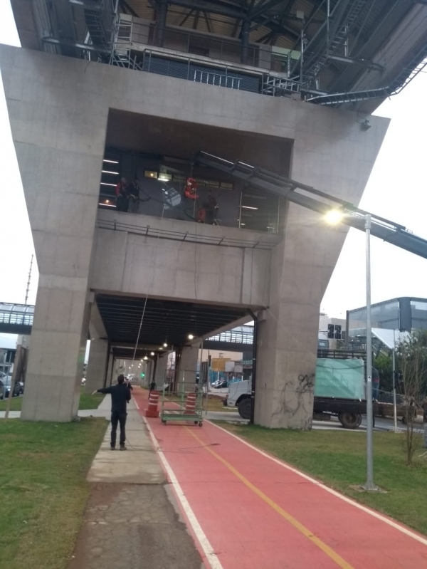 Transporte de Máquinas Pesadas Construção Civil Valor Praça da Arvore - Transporte de Máquina de Corte