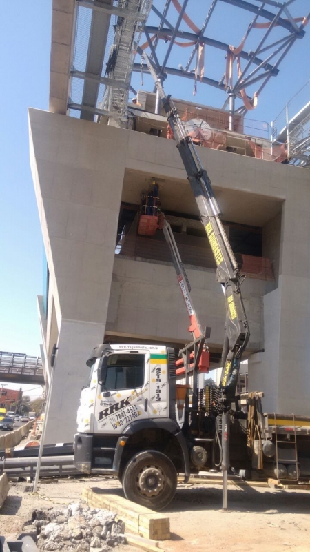 Valor de Locação de Caminhão Munck para Obra em Geral Jockey Club - Locação de Caminhão Munck para Container